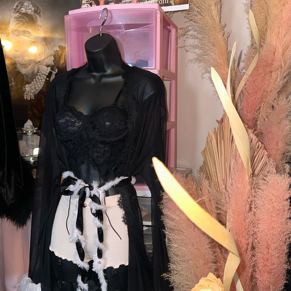 Chic Black Lace Bra by [Brand]